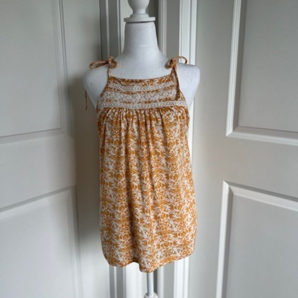 WALL FLOWER TOP WITH SPAGHETTI STRAPS IN SIZE EXTRA LARGE (JUNIOR)